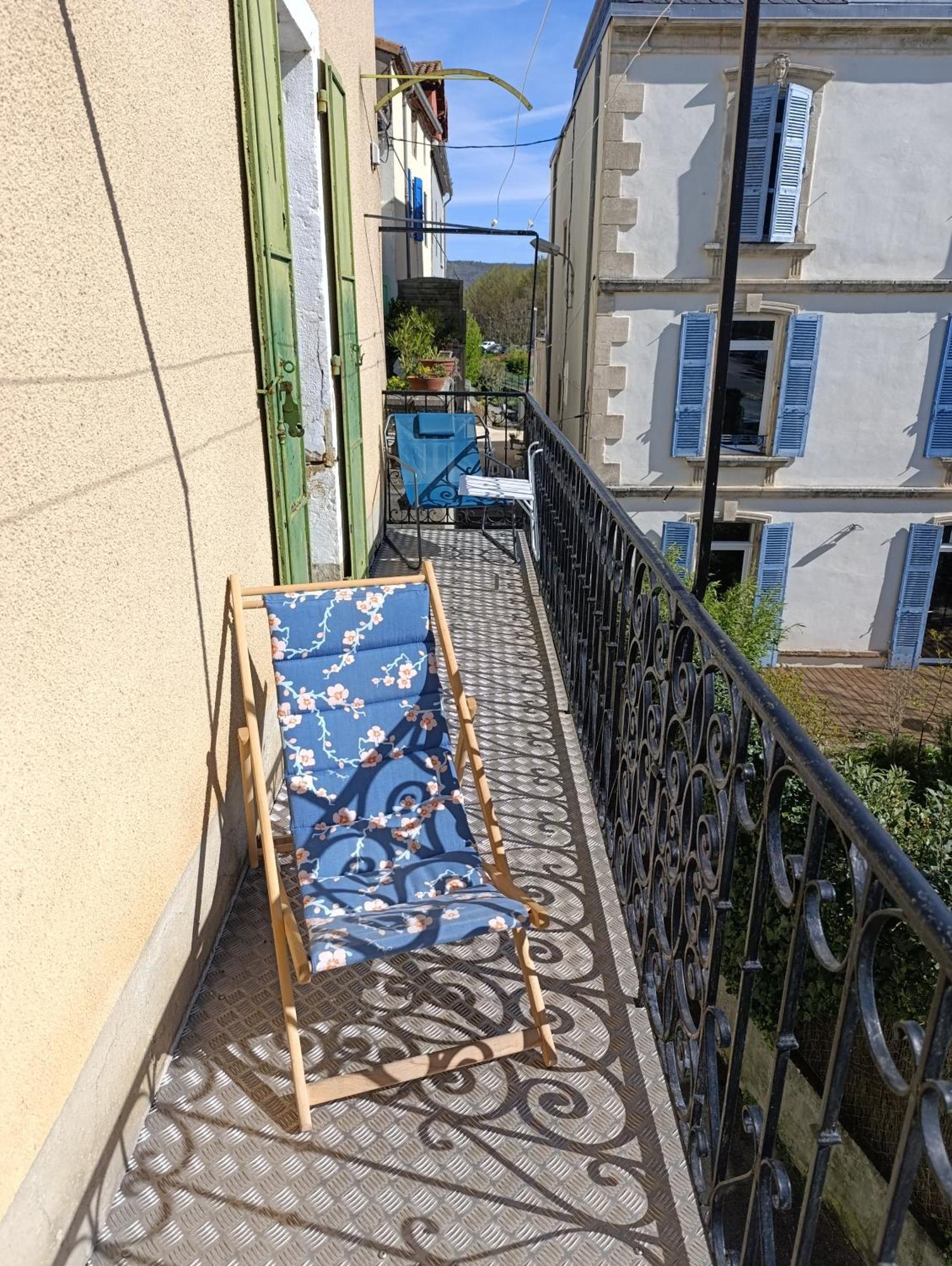 Vakantiehuis Maison Spacieuse Et Agreable Saint-Georges-de-Luzençon