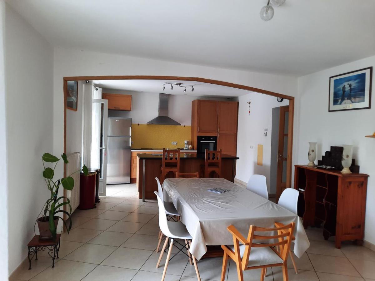 Maison Spacieuse Et Agreable Holiday home Saint-Georges-de-Luzencon