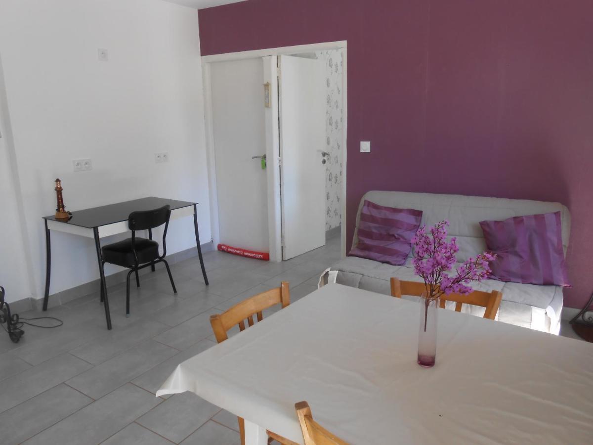 Holiday home Maison Spacieuse Et Agreable Saint-Georges-de-Luzencon